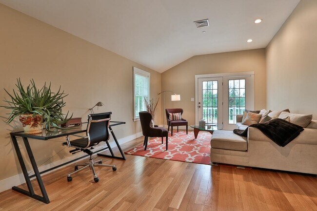 Building Photo - 26 N Main St