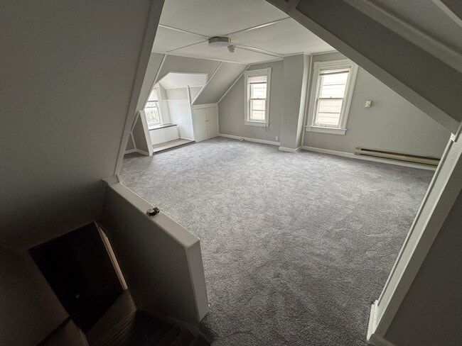 Large primary bedroom - 675 Spring Garden St