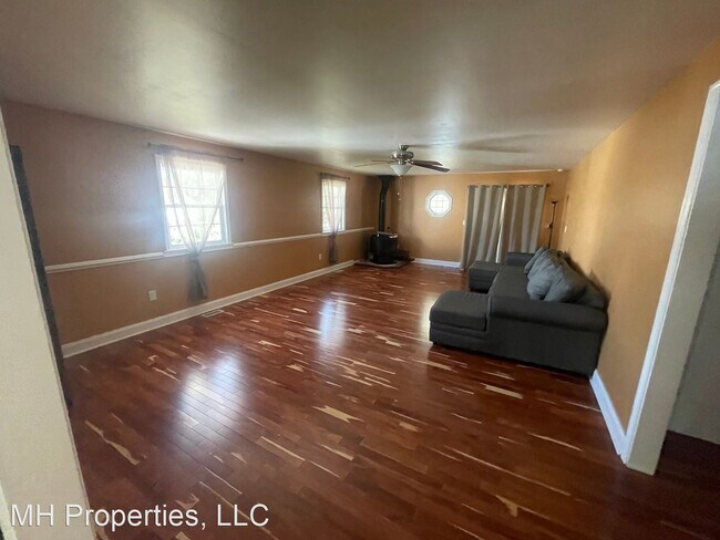 Building Photo - 5 br, 3 bath House - 7027 Cresthaven Drive