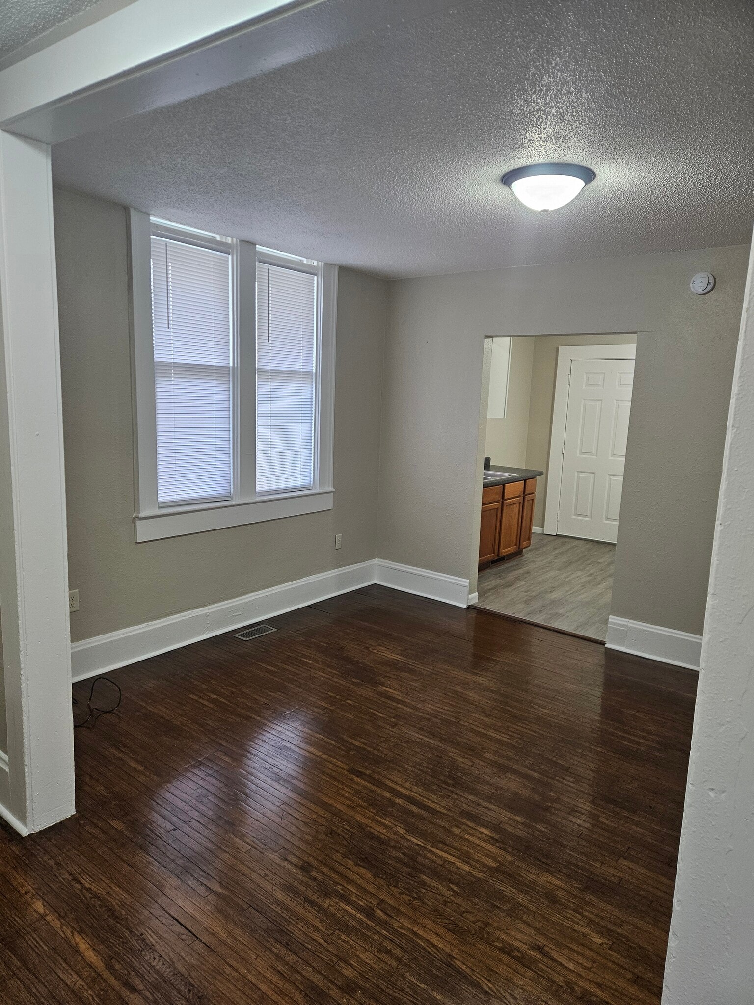 Building Photo - 609 Market St