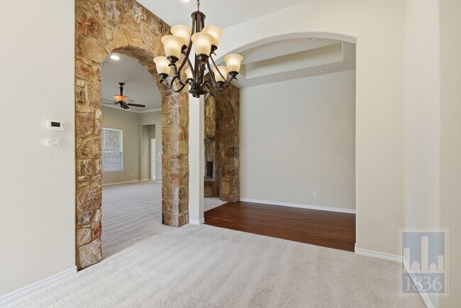 Building Photo - 15105 General Williamson Dr