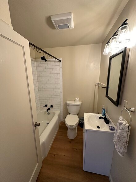 Building Photo - 13559 Arnold Dr