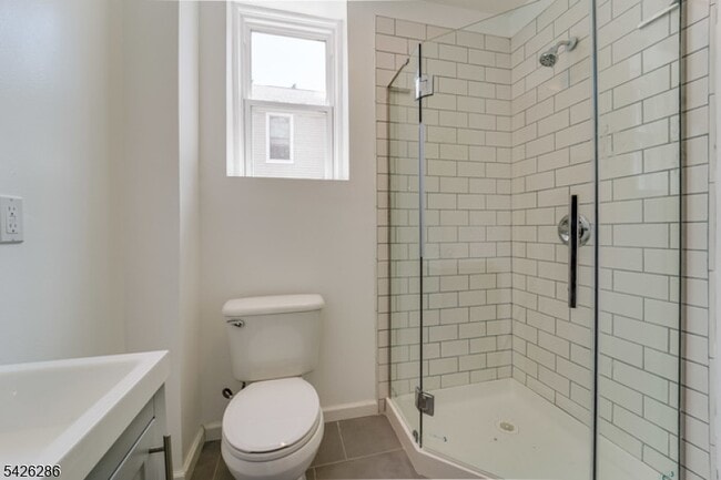 Building Photo - 38 Willowdale Ave