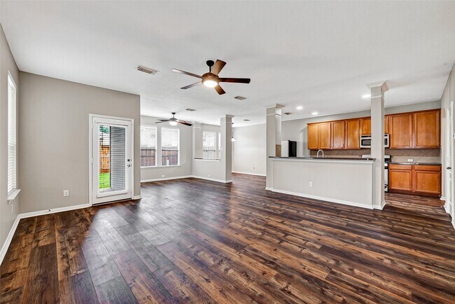 Building Photo - 5403 Canyon Hollow Dr