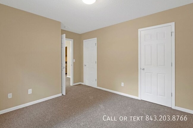 Building Photo - 7885 Park Gate Dr