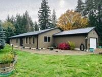 Building Photo - Beautiful Acreage Property