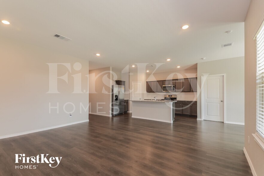 Building Photo - 104 Easy Goer Trl