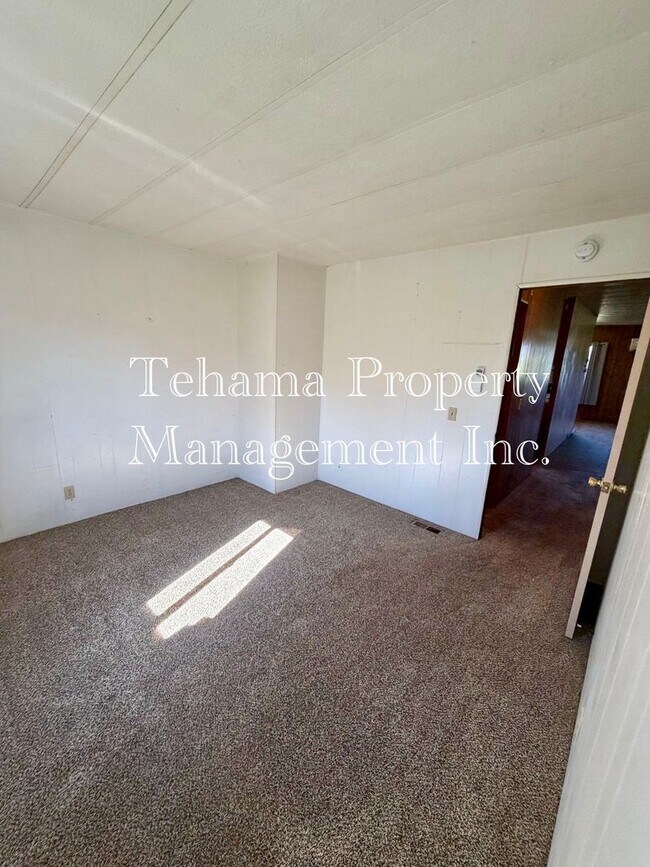 Building Photo - Adorable 2 bedroom 1 bath Modular Home in the Country