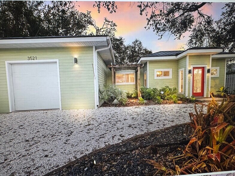 Building Photo - 3521 Almeria Ave