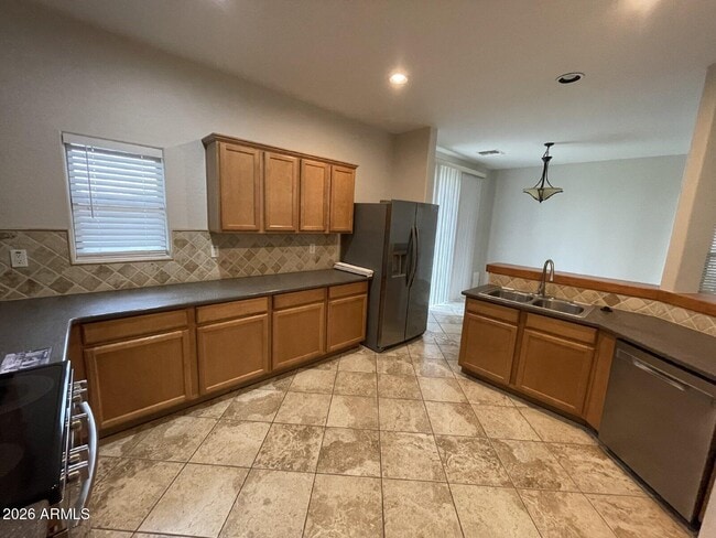 Building Photo - 40411 W Helen Ct