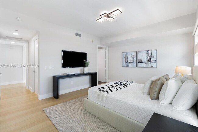 Building Photo - 1040 Biscayne Blvd