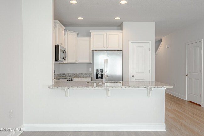 Building Photo - 7472 Shadow Lake Dr