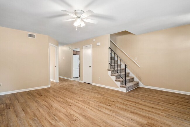 Building Photo - 4117 Rainbow Dr
