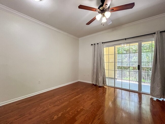 Building Photo - Beautiful 2/2.5 in Magnolia Place