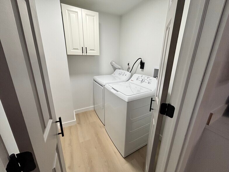 Building Photo - 114 Summit Ave