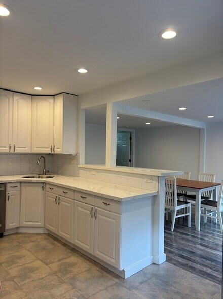 Building Photo - 12404 NE 95th St