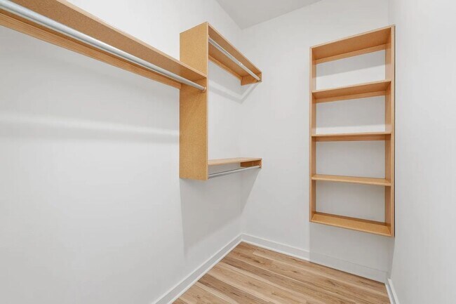 Building Photo - 2331 Spring Hill Ct-