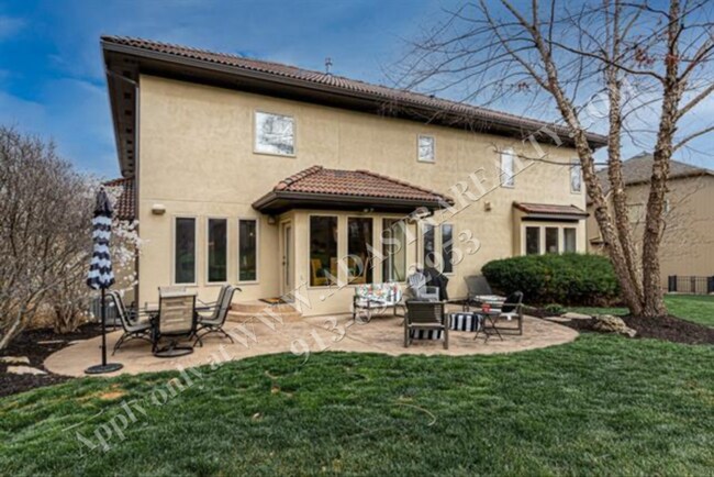 Building Photo - Gorgeous 5 Bed 5 Bath Home in Olathe-Comin...