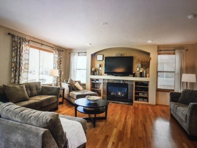 Building Photo - Beautiful 4 bed High End home in West Fort Collins