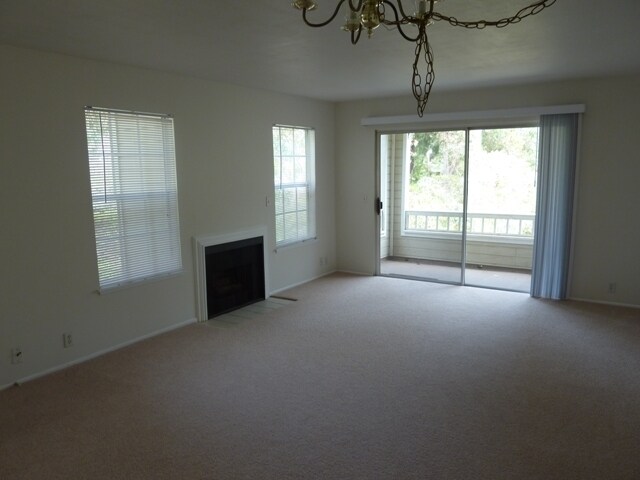 Building Photo - 2 Bedroom Goleta Condo