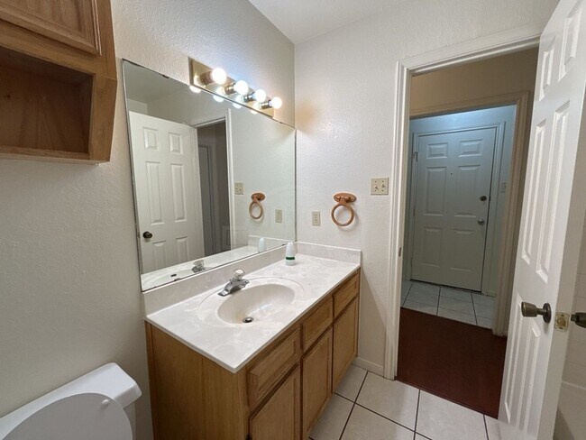 Building Photo - 3820 Water Oak Dr