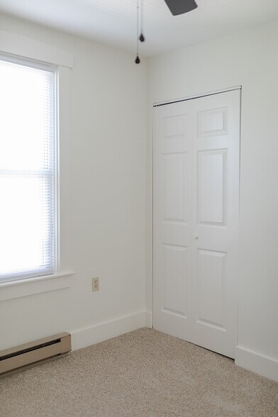 Building Photo - 6018 Carpenter St