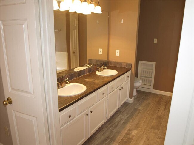 Building Photo - 14602 Coolridge Ct
