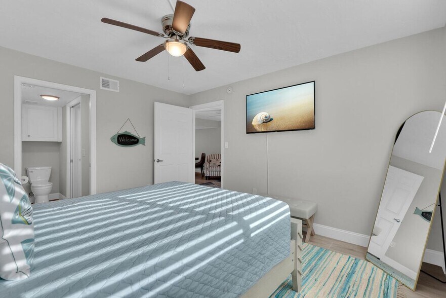 Building Photo - 16380 Dublin Cir