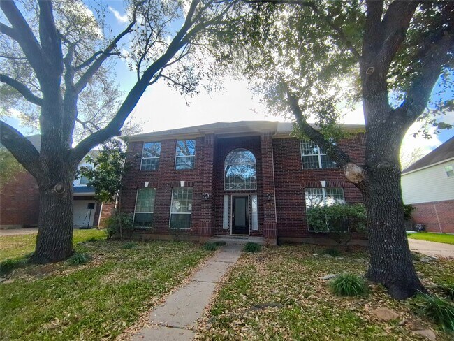 Building Photo - 1916 Lakewinds Dr