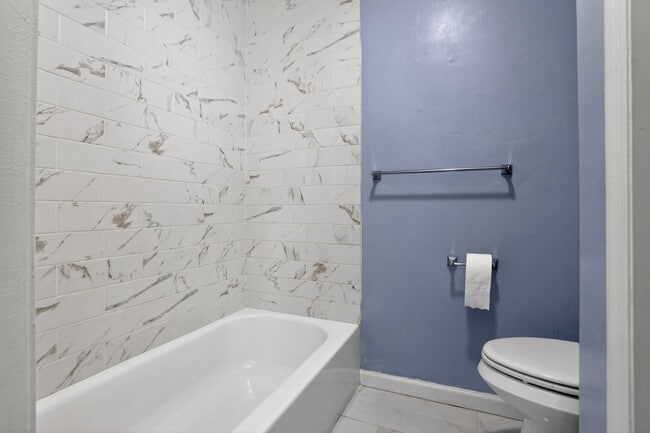 Building Photo - 80 Montre Square NW