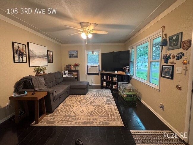 Building Photo - 108 3rd Ave SW