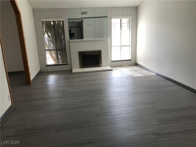 Building Photo - 6271 Cedarwood Ave