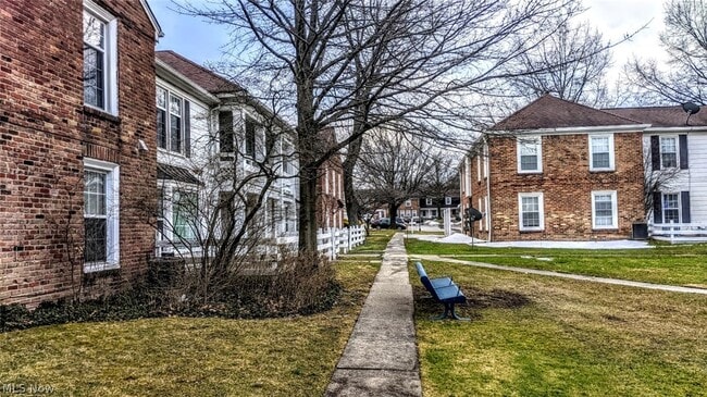 Building Photo - 25 Trenton Square