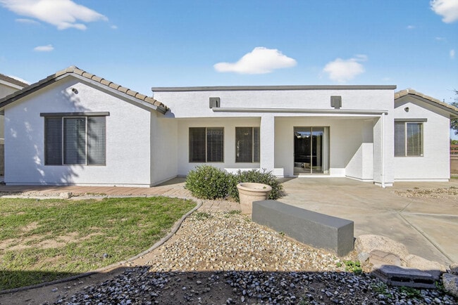 Building Photo - 18711 E Raven Dr