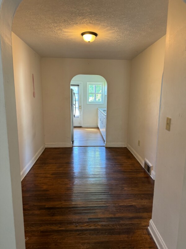 Building Photo - 88 Riverside Dr