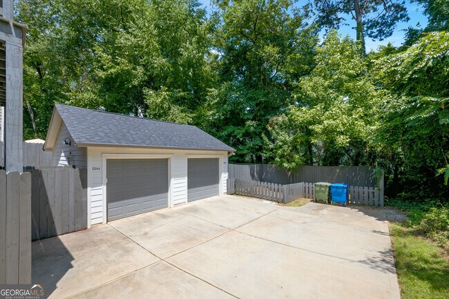 Building Photo - 254 Lamon Ave SE