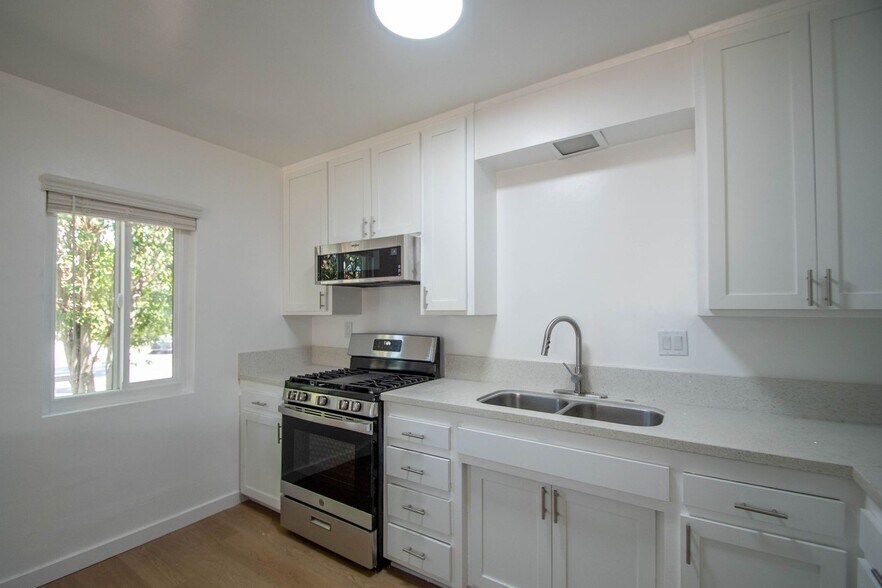 Building Photo - 14312 Tiara St