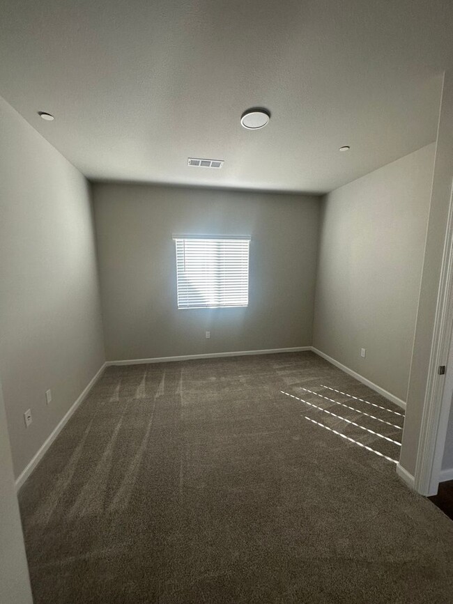 Building Photo - Wood Ranch Apartments 506