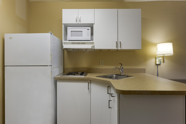 Building Photo - Furnished Studio-Phoenix - Scottsdale - North