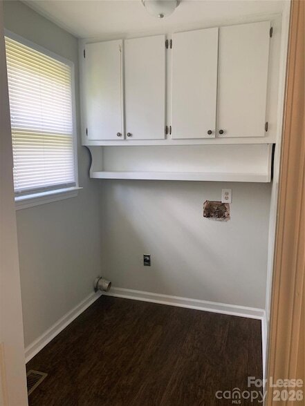 Building Photo - 2995 Wonderland Ln