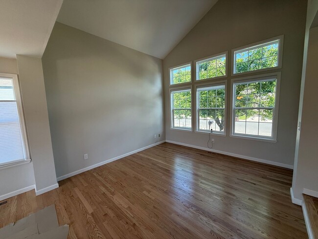 Building Photo - 818 Spyglass Cir