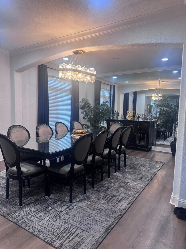 Building Photo - 9521 Shadowrock Way