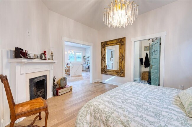 Building Photo - 85 Waddell St NE