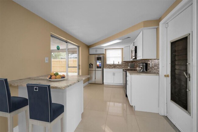 Building Photo - 9100 Lunar Ln