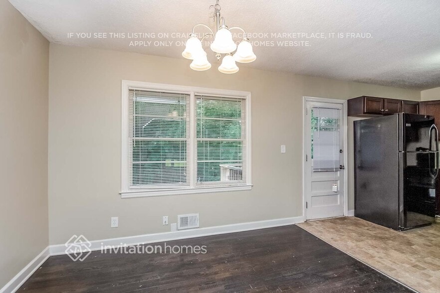 Building Photo - 2751 Flagstone Dr SE