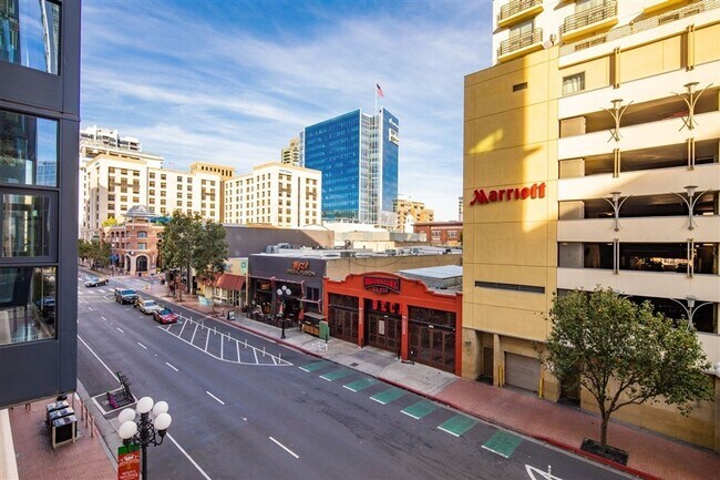 Building Photo - Newly Remodeled 2B/2BA condo w/ Reserved P...