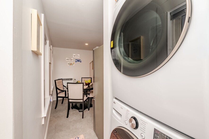 Building Photo - 361 Miller Ave