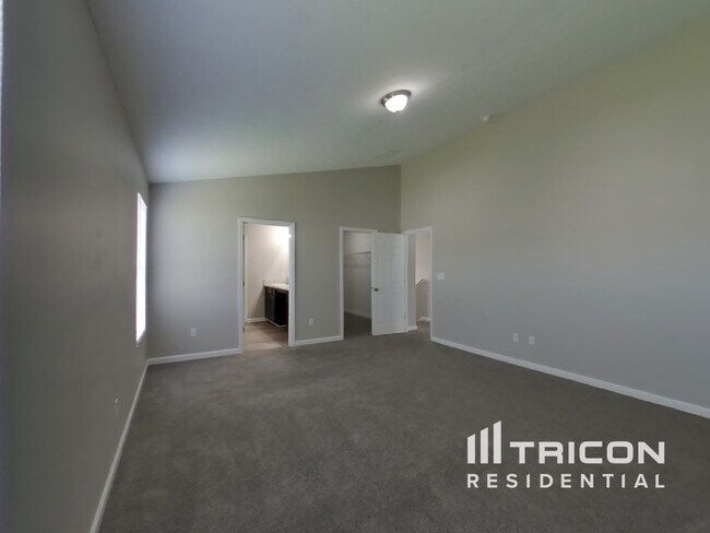 Building Photo - 2488 Shadow Bend Dr