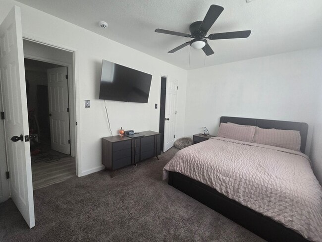 Building Photo - 4 BR 2 Ba Available 9/1