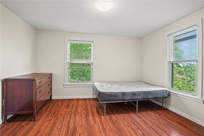 Building Photo - 407 S Aurora St